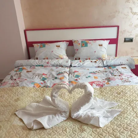 Къща За Гости Оазис * ポモリエ