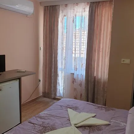 Къща За Гости Оазис ゲストハウス