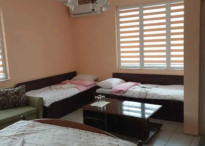 Къща За Гости Оазис *