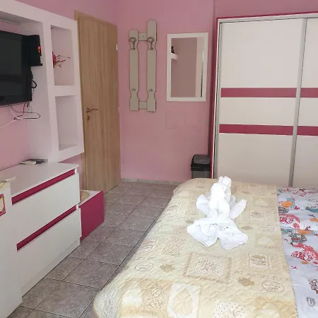 Къща за гости Оазис Къща за гости *